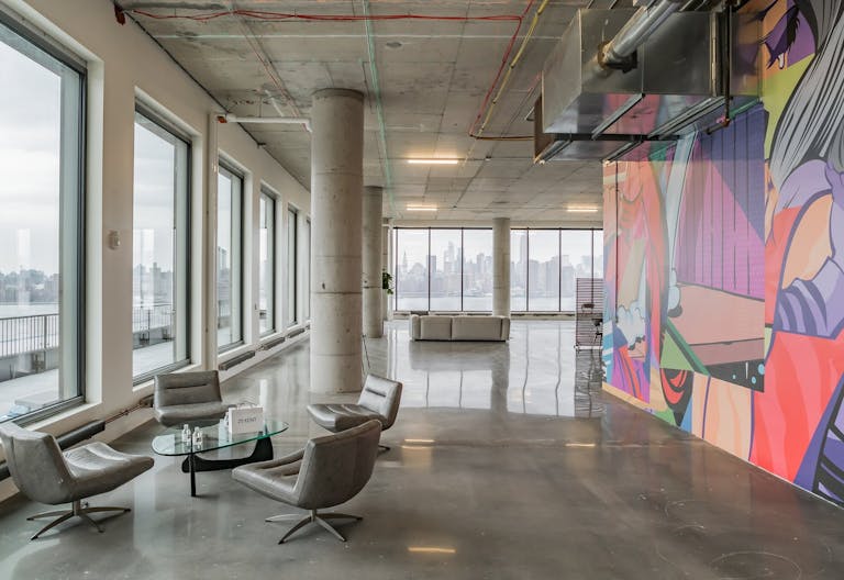 Amazing Showroom in Williamsburg - Image 2