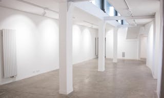 Beautiful Le Marais Showroom - Image 1