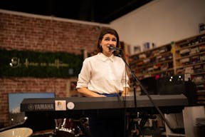 Store Stage at Nivessa Hollywood - Image 8