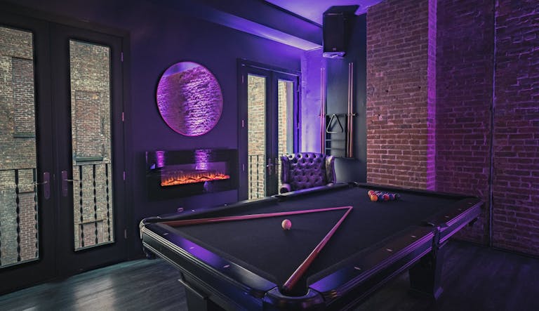 Upscale Loft in Flatiron with Sound System, Custom Lighting, Pool Table & Staff Provided - Image 2