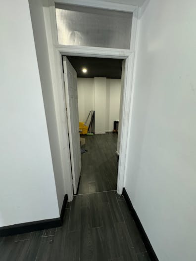 Prime East Village Pop-Up Space - Image 4