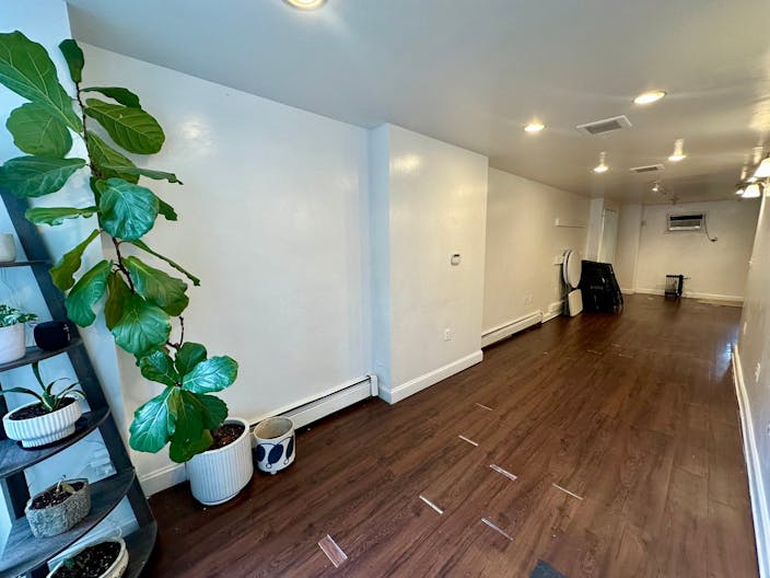 Quaint Central Harlem Space Ideal for Pop-Ups, Events, & Creative Use - Image 2