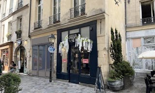 Boutique for Rent - Paris Le Marais - Rue des Rosiers - Image 0