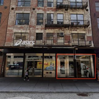 High-end retail in NYC's exclusive Meatpacking District - Image 2