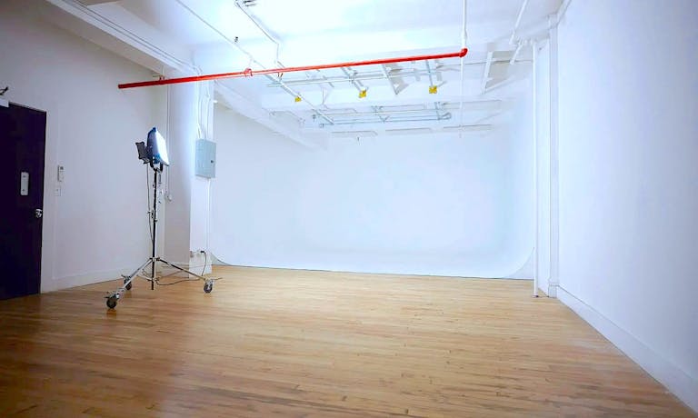 5000 sqft Chelsea Loft w Photo Studios + Production Space (Fashion, Showrooms, Events, Castings) & Rooftop Access - Image 3