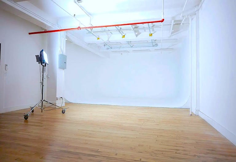 5000 sqft Chelsea Loft w Photo Studios + Production Space (Fashion, Showrooms, Events, Castings) & Rooftop Access - Image 3