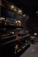 Classically Elegant Soho Duplex - Image 17