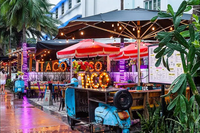 Stunning Hotel at South Beach with all amenities for your event - Image 3