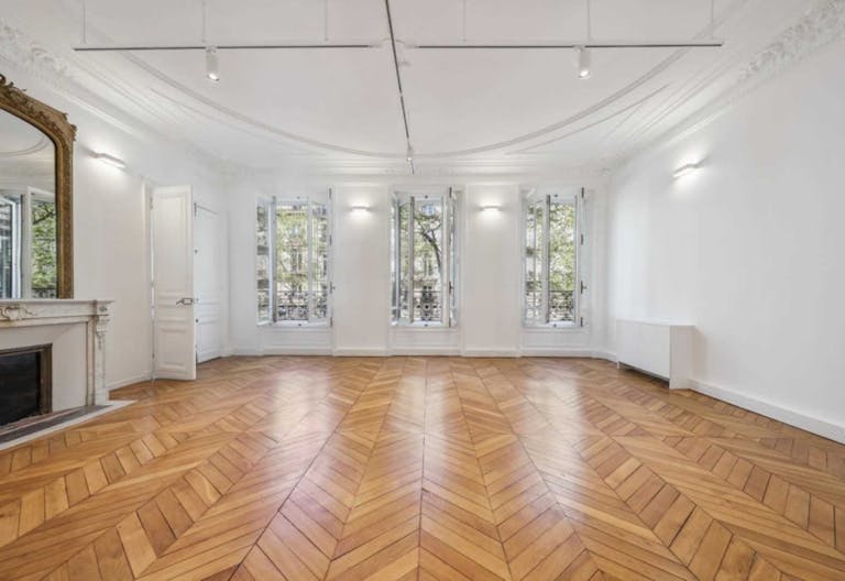 Beautiful Haussmannien Showroom Fashion Week - Image 0