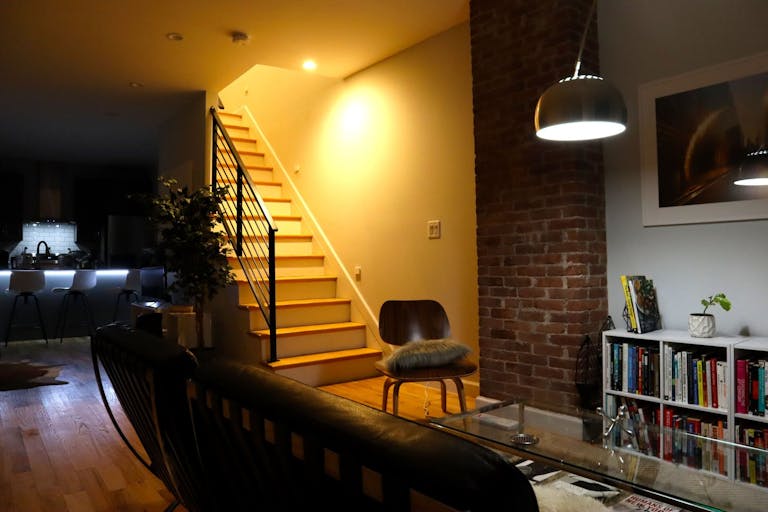 Minimalist mid-century modern lounge space and modern kitchen - Image 4