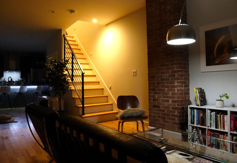 Minimalist mid-century modern lounge space and modern kitchen - Image 4