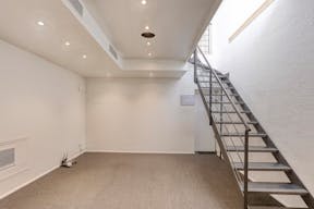 Boutique éphémère - Elegant pop up store in Etienne Marcel (close to the Marais) - Image 8