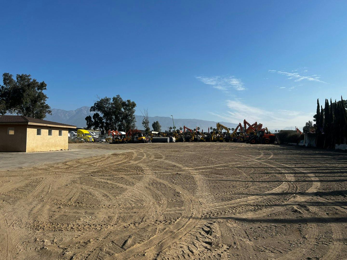 1,800 sq ft Industrial Office Space on Commercial Lot