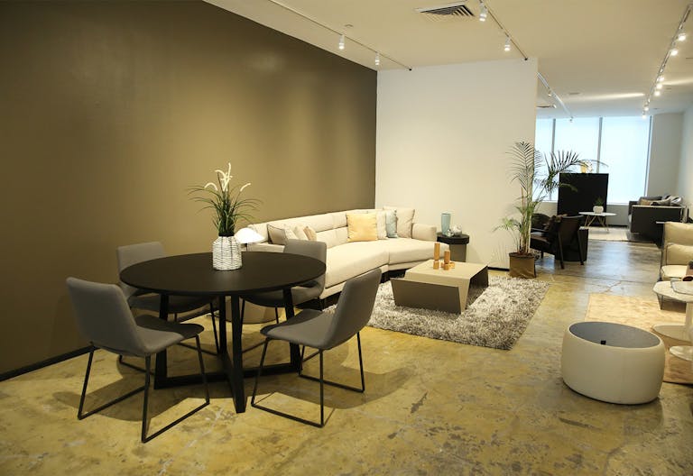 Spacious Chelsea Showroom - Image 2