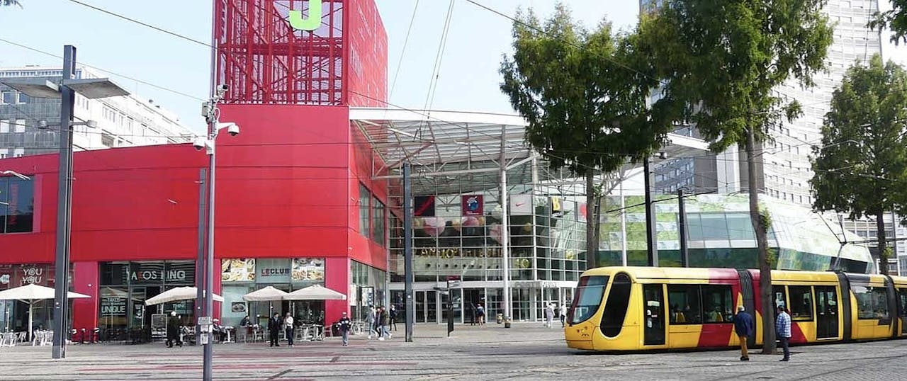 Shopping Mall Porte Jeune Mulhouse - Cell B15 - Image 0