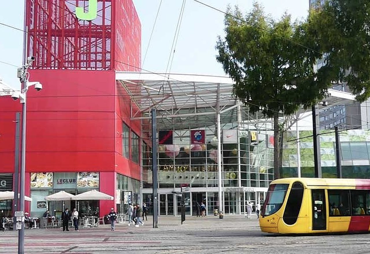 Shopping Mall Porte Jeune Mulhouse - Cell B15 - Image 0