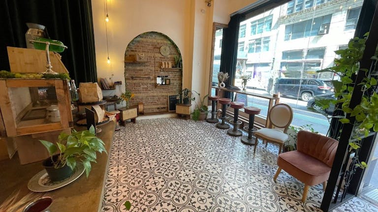Our vintage oasis in the heart of the city - Image 0