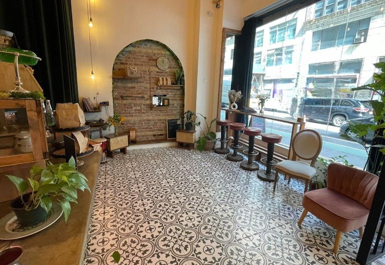 Our vintage oasis in the heart of the city - Image 0