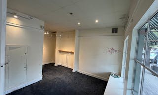 St. Helena Main Street Pop Up location in the heart of the Napa Valley. PRIME LOCATION - Image 2