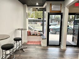 Quaint Meeting Space in Essex County - Image 6