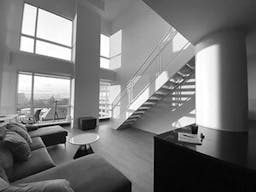 Amazing studio loft offering breathtaking views of the iconic New York skyline - Image 1