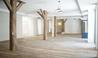 Unique Showroom in Paris 10th - Image 0