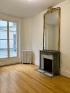 Beautiful Showroom in Saint-Germain - Image 13