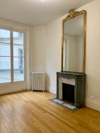 Beautiful Showroom in Saint-Germain - Image 13