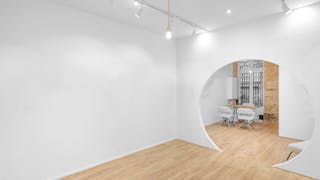 Boutique Ephémère en face des Bains, au coeur du Marais - Image 1