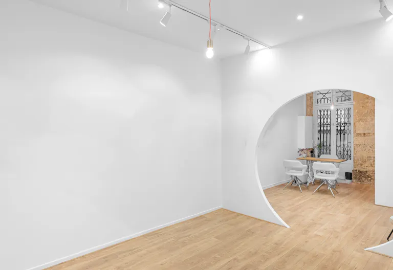Boutique Ephémère en face des Bains, au coeur du Marais - Image 1