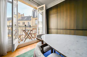 Appartement Haussmannien de 170m2 Avenue Victor Hugo - Image 17