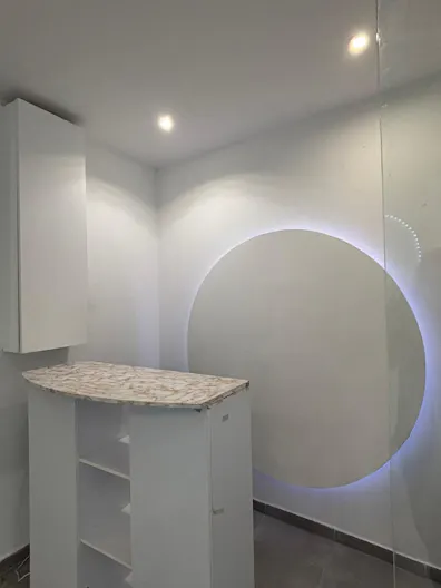 Boutique éphémère – Rue de Lévis, quartier ultra commerçant - Image 4
