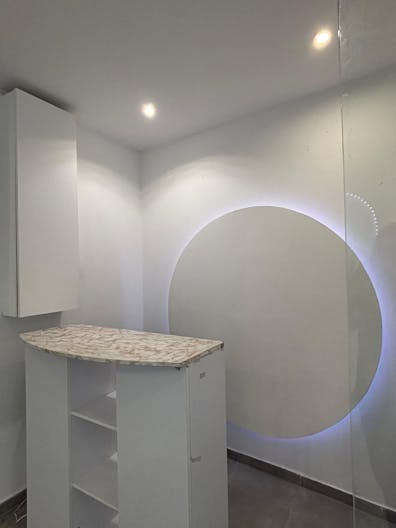 Boutique éphémère – Rue de Lévis, quartier ultra commerçant - Image 4