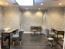 Luxury Accommodations, 90210 Convenience. - Image 1
