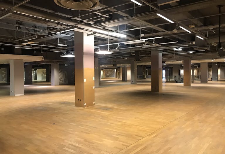 Unique and Atypical Space in Paris - Former Shopping Mall - Image 1