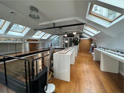 Modular Luminous Loft in heart of Paris - Image 22