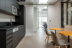 Super bureau en prestation de services - dans le 9�me arrondissement de Paris - Image 1