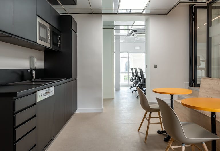 Super bureau en prestation de services - dans le 9�me arrondissement de Paris - Image 1