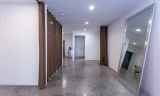 Fairfax District Versatile High Ceiling Two Level Indoor/ Outdoor Party Film Photo Space - Image 6