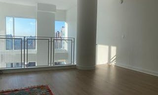 Amazing studio loft offering breathtaking views of the iconic New York skyline - Image 3