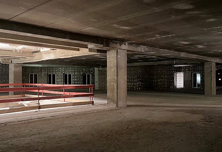 Incredible Industrial space in Paris - Image 4