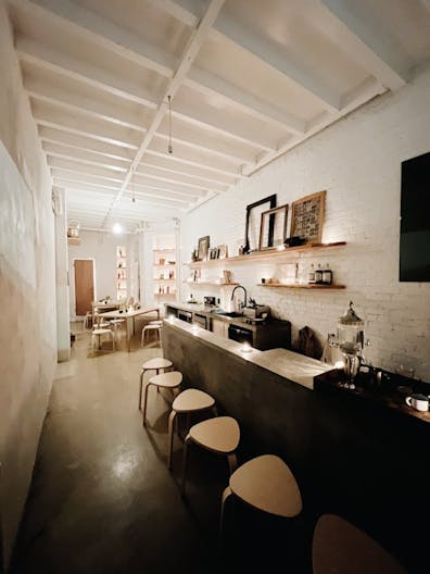 A sunny, minimalist, boutique + showroom in the heart of the Lower East Side, Manhattan - Image 2