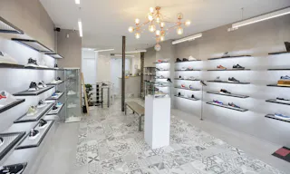 Premium Boutique in Le Marais - Image 0