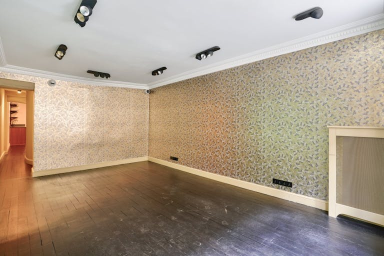 Pop-Up Boutique - Image 3