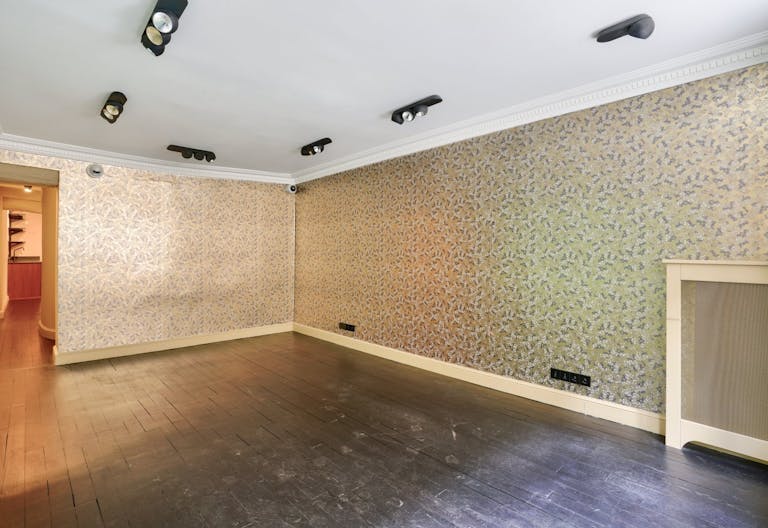 Pop-Up Boutique - Image 3