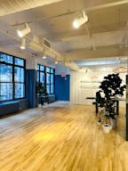 Luxury Apparel Showroom for High-End Fashion Brands - Image 2