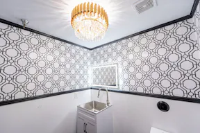 MID SIZE ALL WHITE VENUE IN ANAHEIM - Image 5
