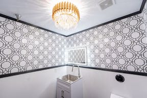 MID SIZE ALL WHITE VENUE IN ANAHEIM - Image 5