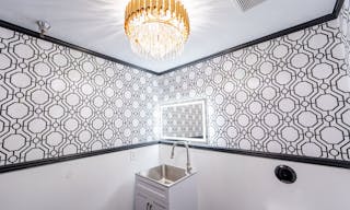 MID SIZE ALL WHITE VENUE IN ANAHEIM - Image 5