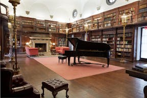 Historic Showroom in Prime UES - Image 0